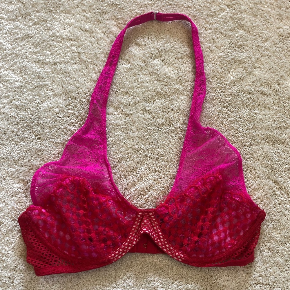 🖤🖤Victoria’s Secret Halter Unlined Plunge